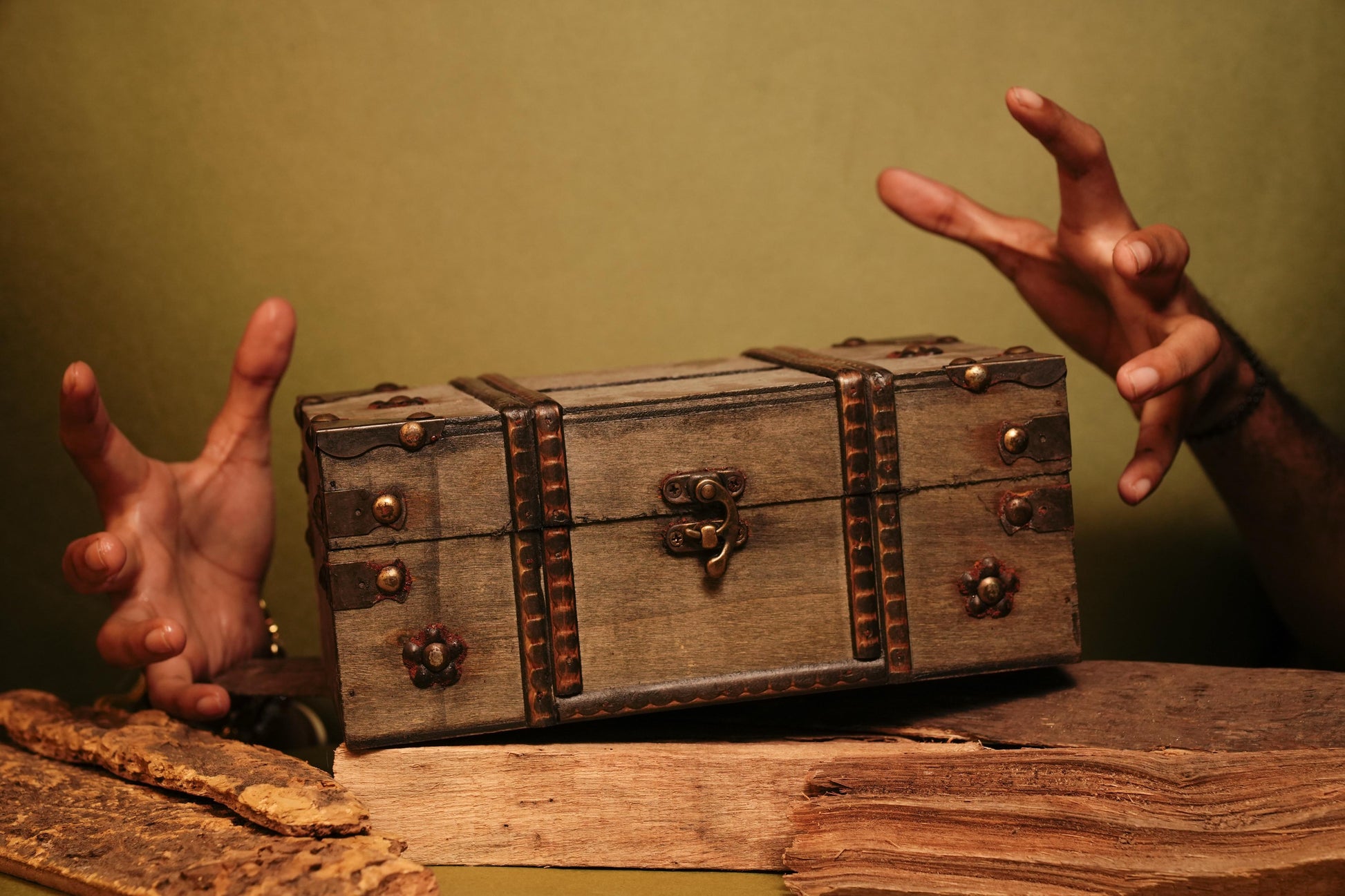 Wooden Rustic Tissue holder